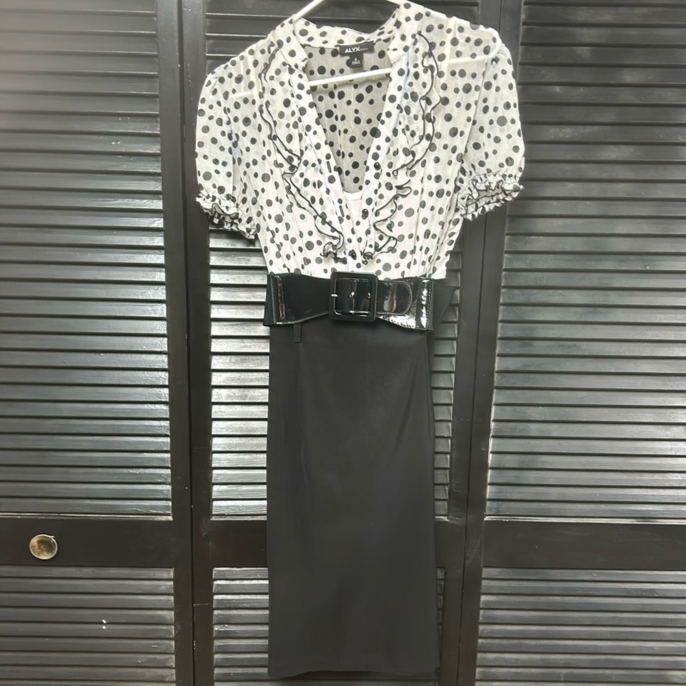 Women’s dress with belted waist